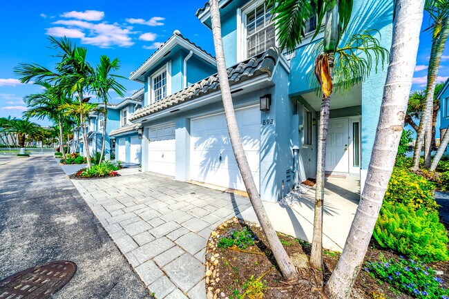 Foto del edificio - 892 Jeffery St