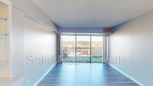 Foto del edificio - 411 Lakewood Cir