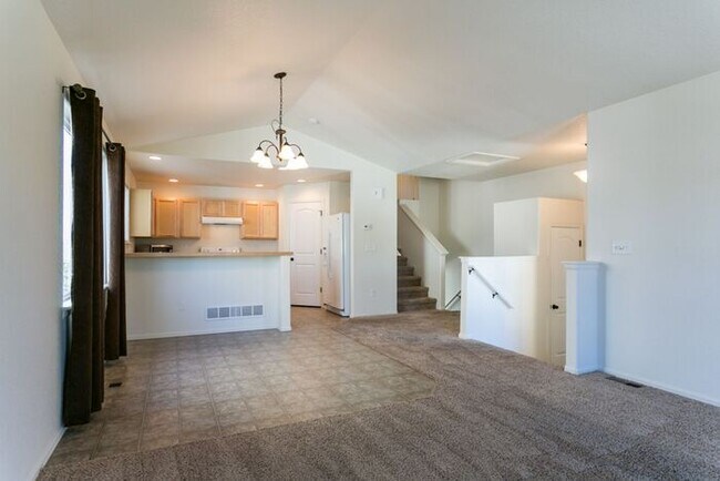 Foto del edificio - Charming 3 bed 3 bath home in NE Fort Coll...