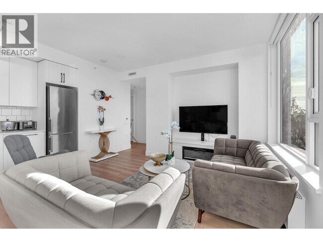 Photo du bâtiment - 8750 University Crescent