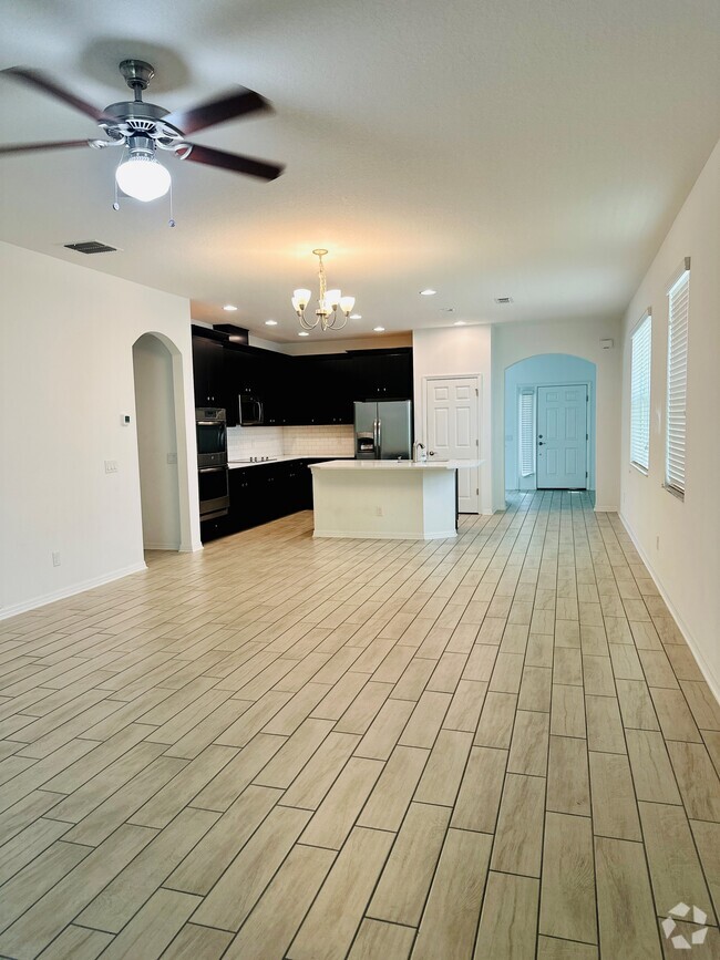 Building Photo - 10749 Pleasant Knoll Dr