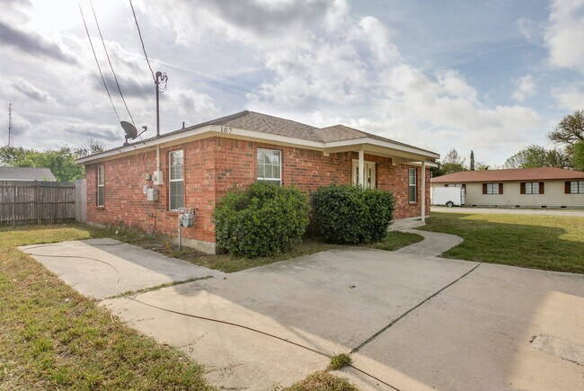 Foto del edificio - 107 S Crawford St