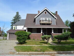 Building Photo - 55 Owen St