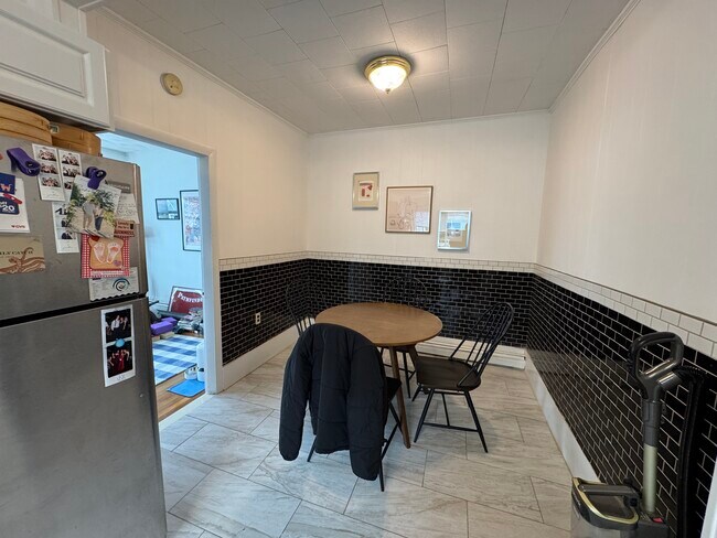 Building Photo - 809 Washington St