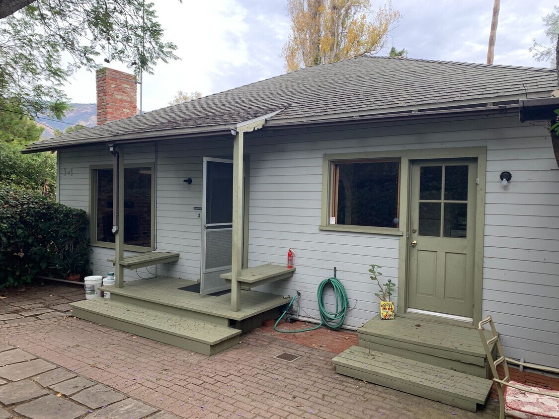 Foto principal - Great Location. 2 Bedroom Home