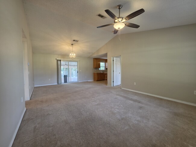 Foto del edificio - 2501 Elkhart Dr