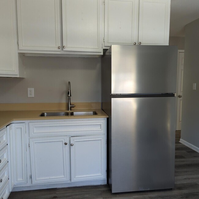 Foto del edificio - 6205 N Devonshire Dr