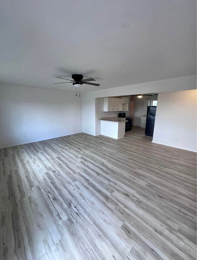 Building Photo - Spruce St Duplex