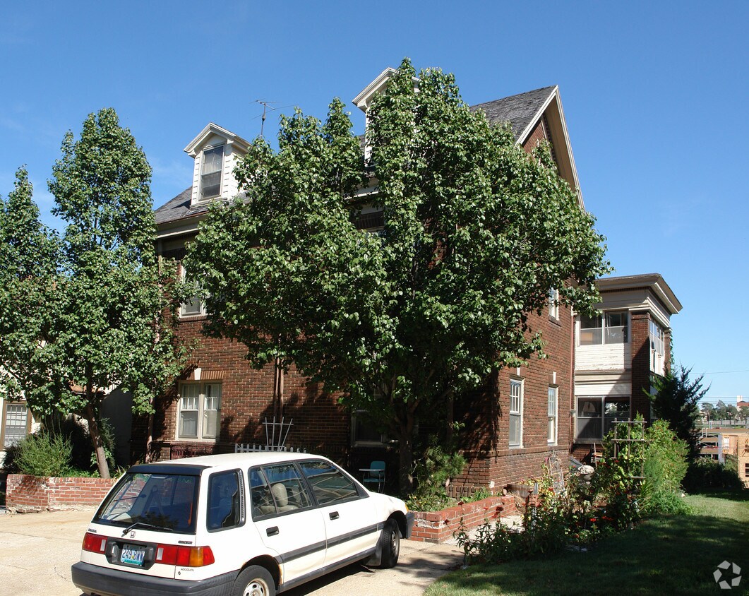 Building Photo - 5009-5011 Grand Ave