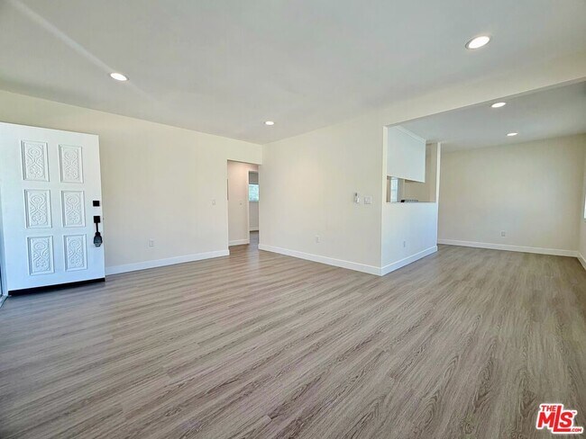 Foto del edificio - 410 E Cherry Ave