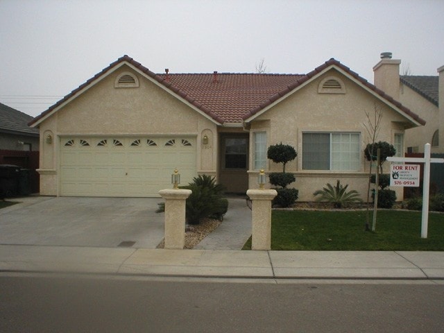 Building Photo - 2804 Bernstein Dr