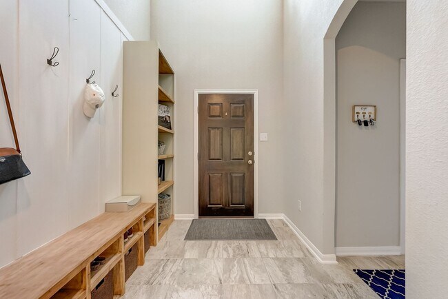 Building Photo - 4 Bedroom/3 Bath home w/Community Pool!