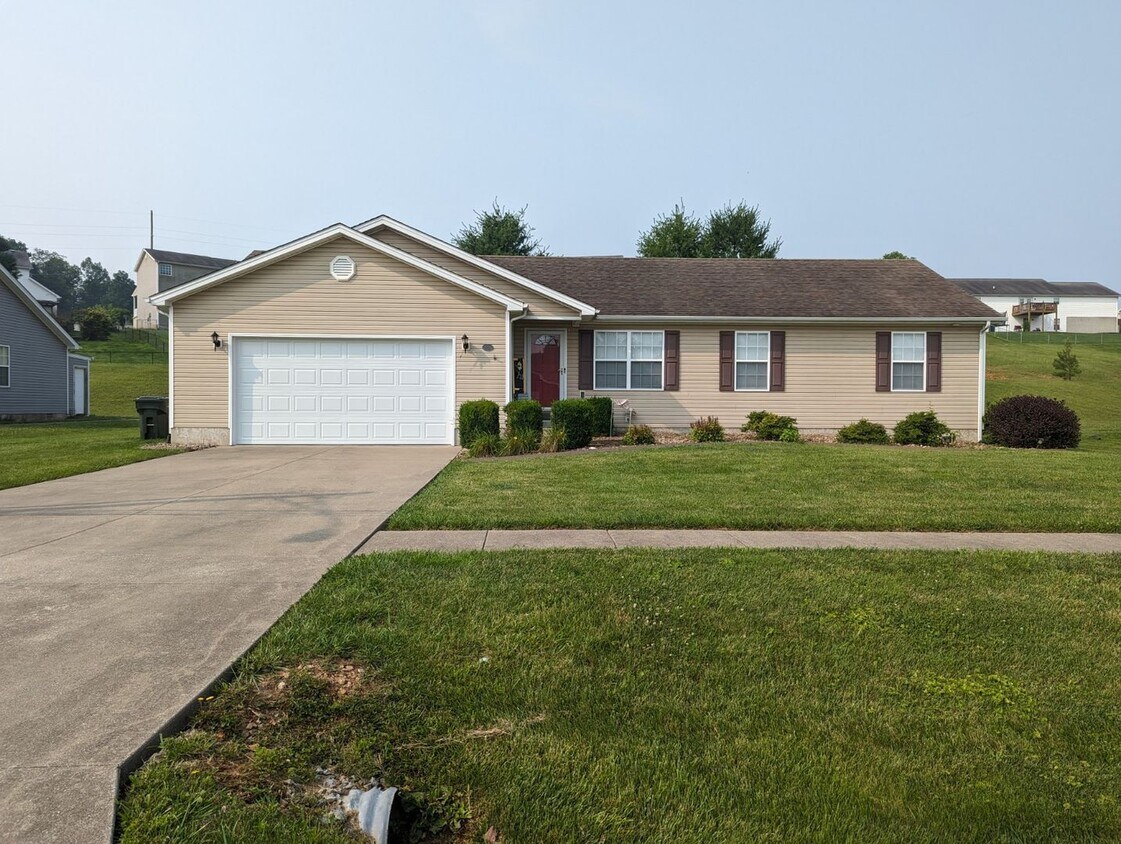 Primary Photo - 373 Valley View Dr