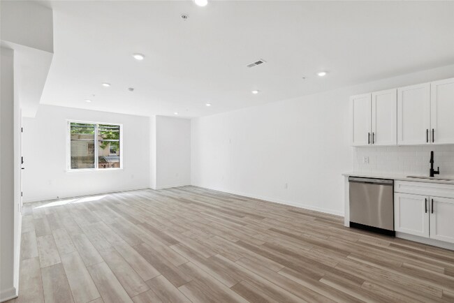 Building Photo - 890-892 N 42nd St