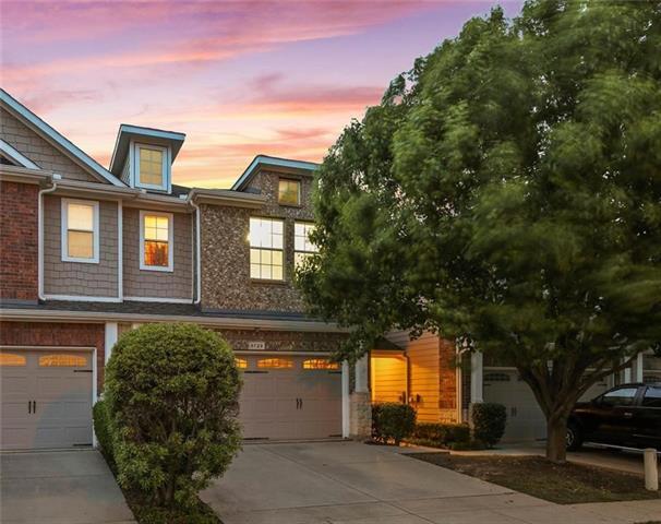Foto principal - 8729 Manhattan Ave