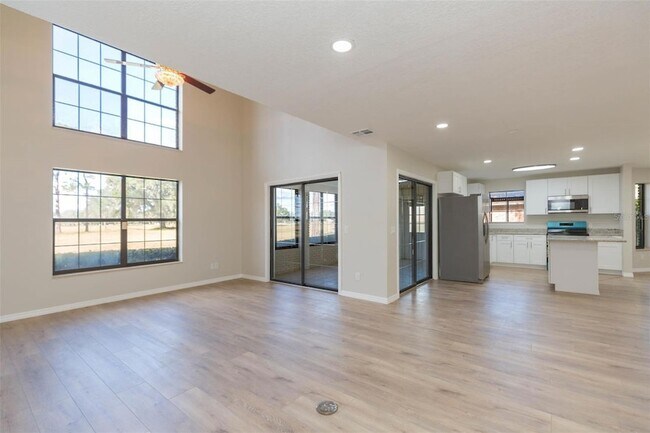 Building Photo - 6545 Brentwood Dr.