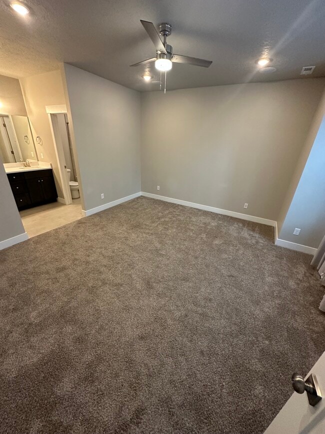 master bedroom - 1088 S High Ridge Rd
