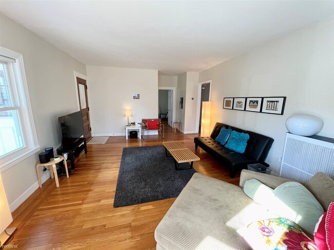 Building Photo - 3 br, 1 bath House - 36 Marlboro St