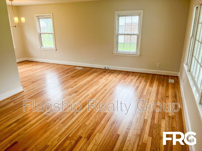 Building Photo - 2609 Lisa Ln