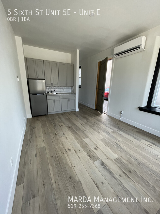 Photo du bâtiment - PRIME BACHELOR DOWNTOWN CHATHAM! INCLUSIVE!