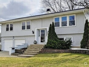 Building Photo - 1245 Nottingham Ln