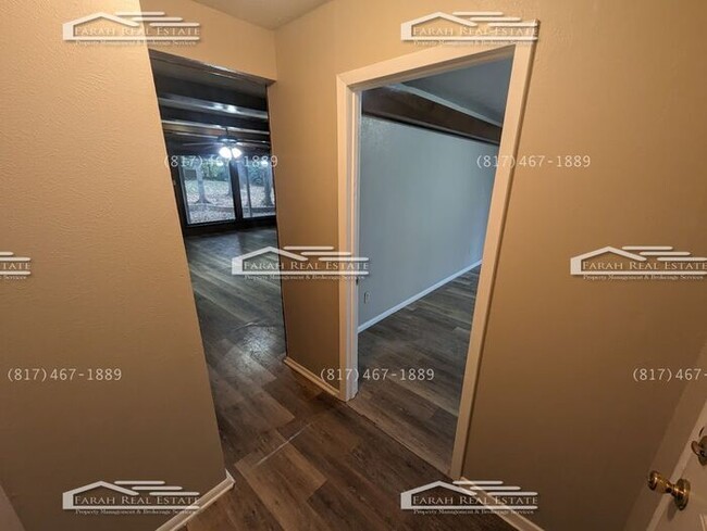 Foto del edificio - NOW AVAILABLE- 3/2 in Fort Worth, TX 76112!