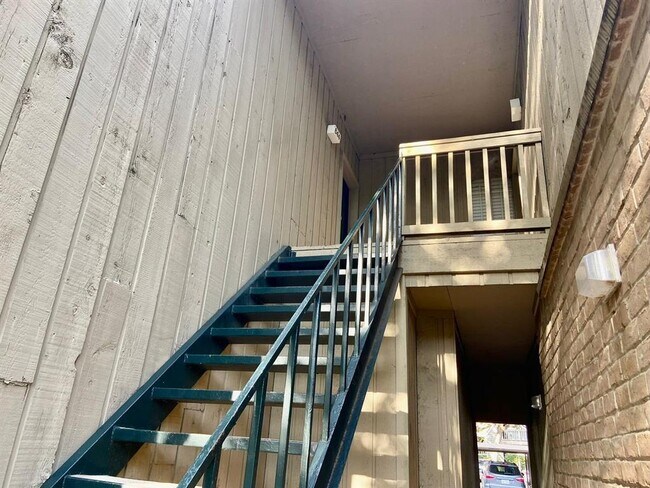 Foto del edificio - 2100 Tanglewilde St