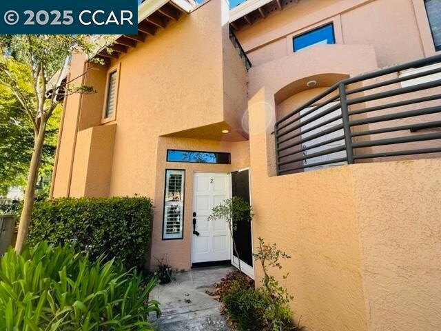 Foto del edificio - 3046 Lakemont Dr