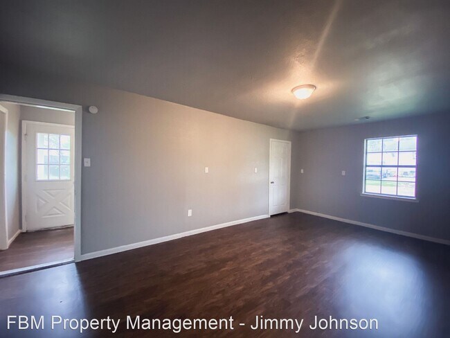 Building Photo - 4 br, 2.5 bath House - 601 E Main Street