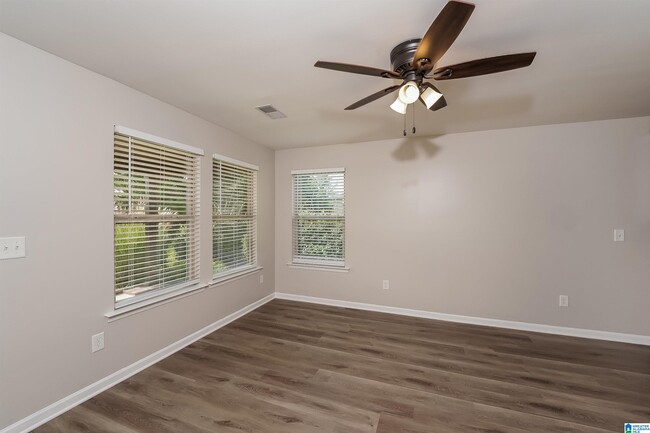 Foto del edificio - 135 Briar Ridge Ln