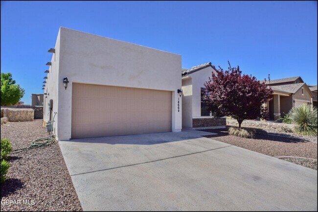 Building Photo - 14664 Sunny Land Ave