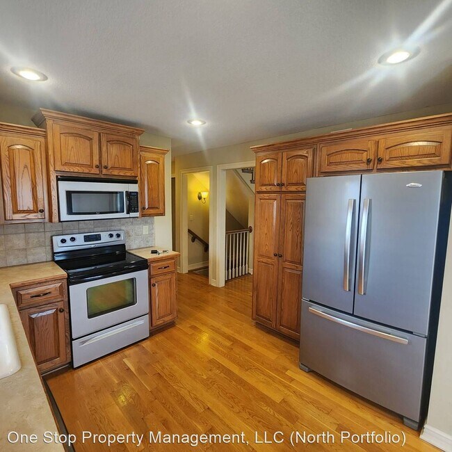 Foto del edificio - 5 br, 3.5 bath House - 4417 SW Flintrock Dr.