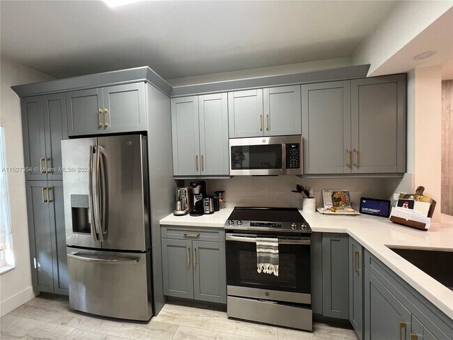 Foto del edificio - 184 SW 96th Ave