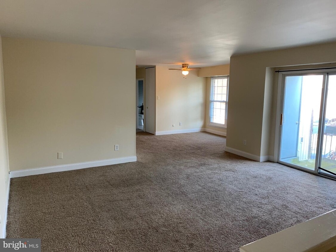 275 Green St Unit 4G7, Beverly, NJ 08010 Condo for Rent in Beverly