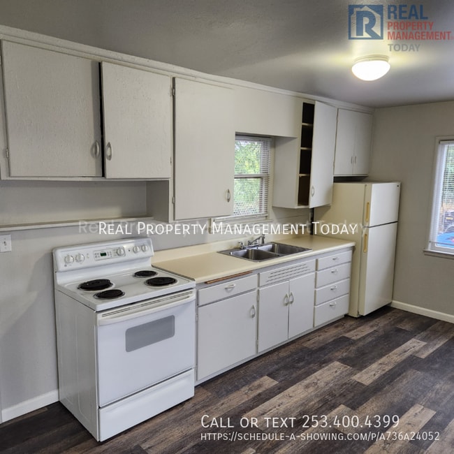 Foto del edificio - 8420 1/2 South Tacoma Way-2