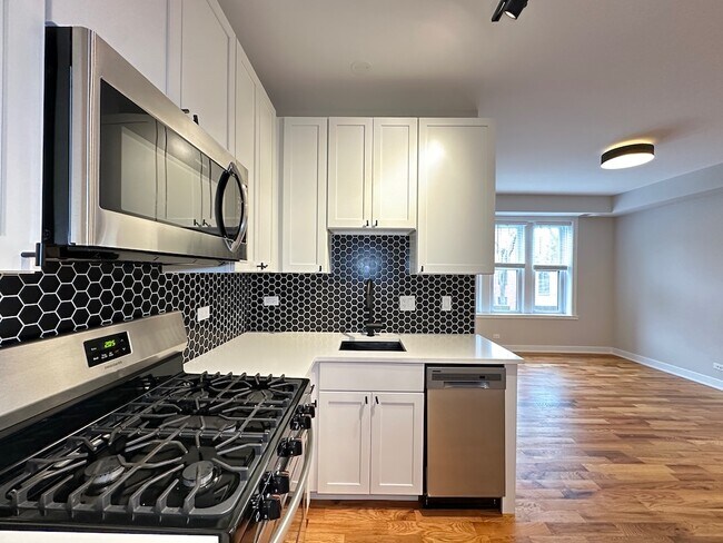 Foto del edificio - 661 W Wrightwood Ave