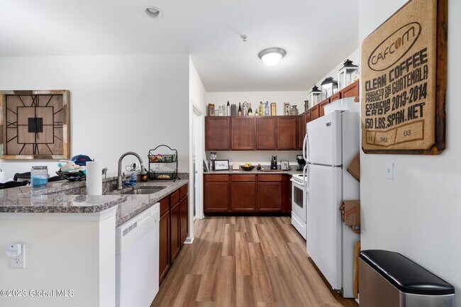 Building Photo - 20 Kempton Pl