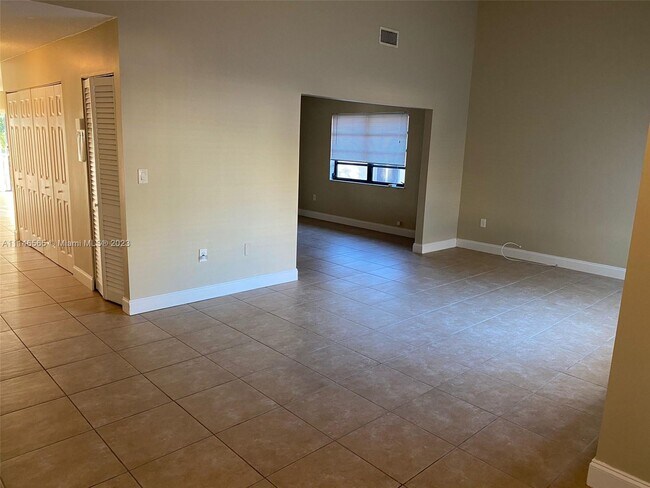 Building Photo - 8858 Harding Ave