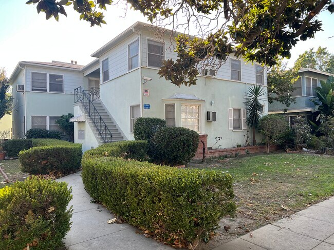 Foto del edificio - 11662 Chandler Blvd
