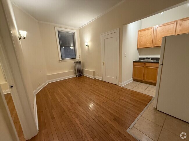 Building Photo - 4647 N Paulina St