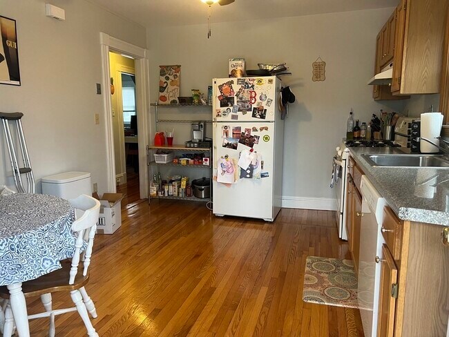 Building Photo - 48 Emerson St