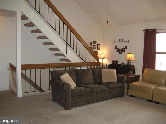 Building Photo - 298B Everly Ct