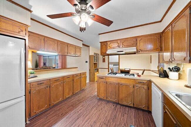 Building Photo - 4912 Goose Creek Dr