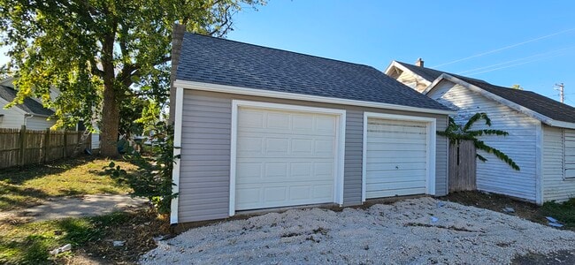 Large 2 car garage on back alleyway - 1045 11th St