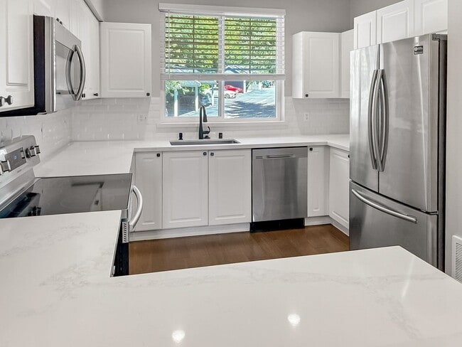 Building Photo - Affordable Bothell Condo