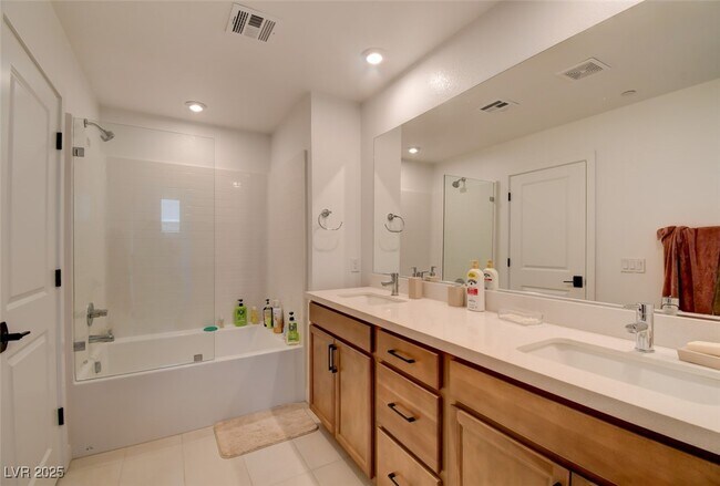 Foto del edificio - 9246 Rampa St