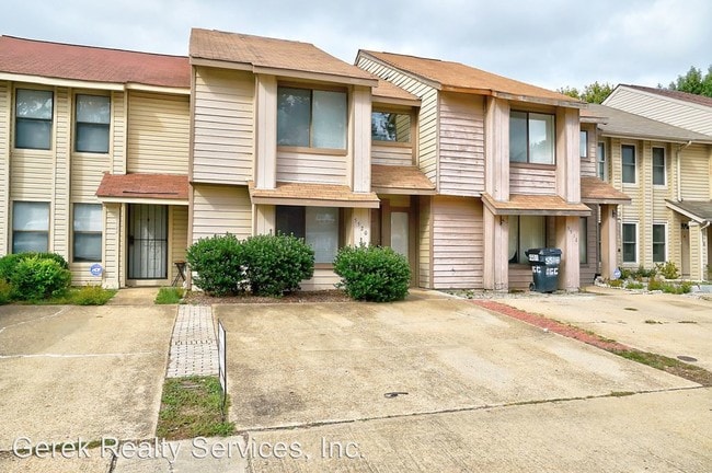 Building Photo - 3 br, 2.5 bath House - 5520 Old Guard Cres
