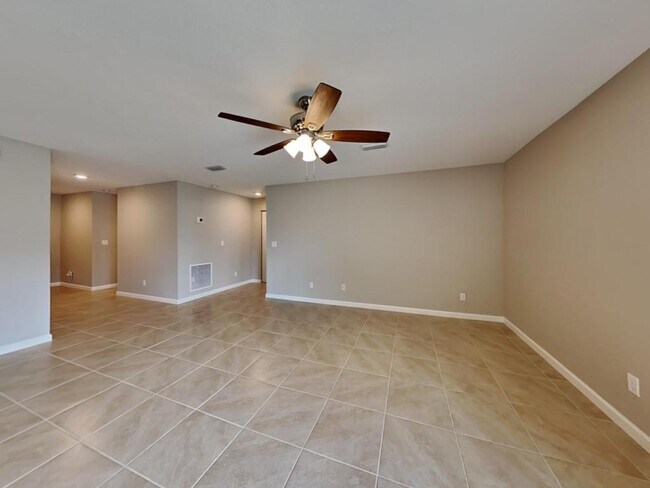 Foto del edificio - 242 SW Oakridge Dr
