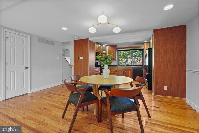 Foto del edificio - 7156 Winter Rose Path