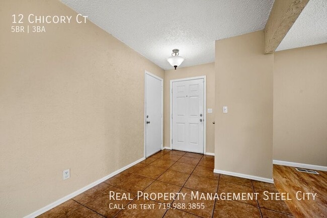 Building Photo - 12 Chicory Ct